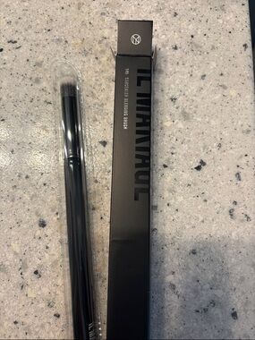 IL MAKIAGE Concealer Blending Brush NWT - Black